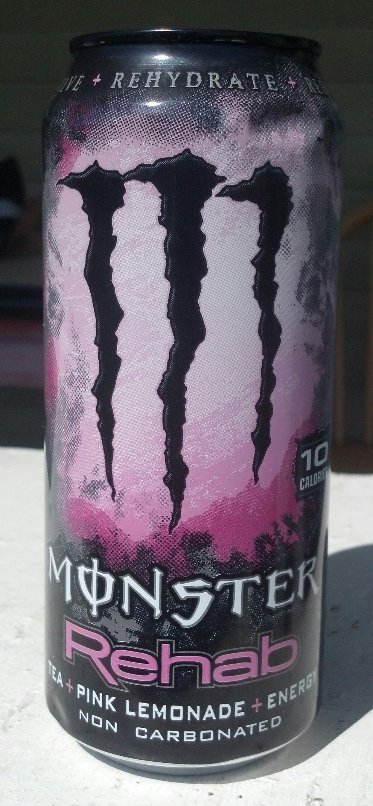 Розовый вкус. Энергетик Монстер Пинк. Монстера Пинк. Monster Energy розовый. Black Monster розовый.