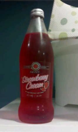 Deerfield Trading Company Strawberry Cream